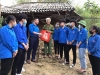 Tuổi trẻ Mường Lay tổ chức hoạt động sửa chữa nhà ở, thăm hỏi, động viên và tặng quà cho gia đình có hoàn cảnh khó khăn