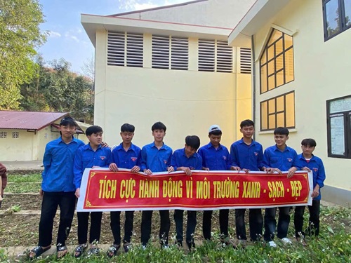 Đoàn TNCS Hồ Chí Minh Huyện Mường Chà Tích cực hưởng ứng Ngày cao điểm Tình nguyện chung tay xây dựng nông thôn mới trong Tháng Thanh niên và Ngày Chủ nhật xanh năm 2025.