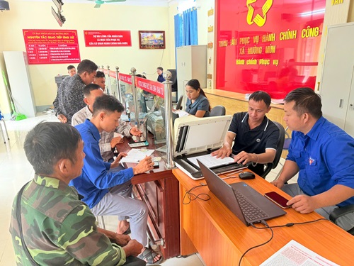 Tuổi trẻ Điện Biên đồng hành cùng người dân tại trung tâm...